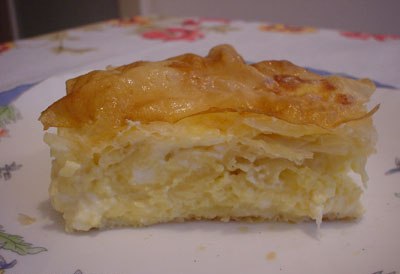 Gibanica serbe tradicionale — byreku shtresor me djathë i kuzhinës serbe