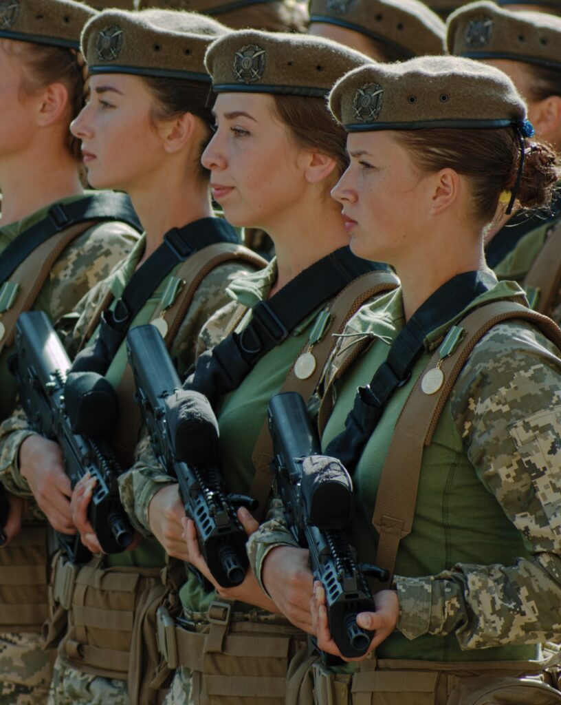 Mbi 76 000 gra shërbejnë në Forcat e Armatosura të Ukrainës  mbi 20 000 në pozicione luftarake  thotë Shtabi i Përgjithshëm