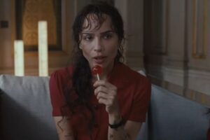Zoë Kravitz në trailer-in e ri të 'How to Rob a Bank'.