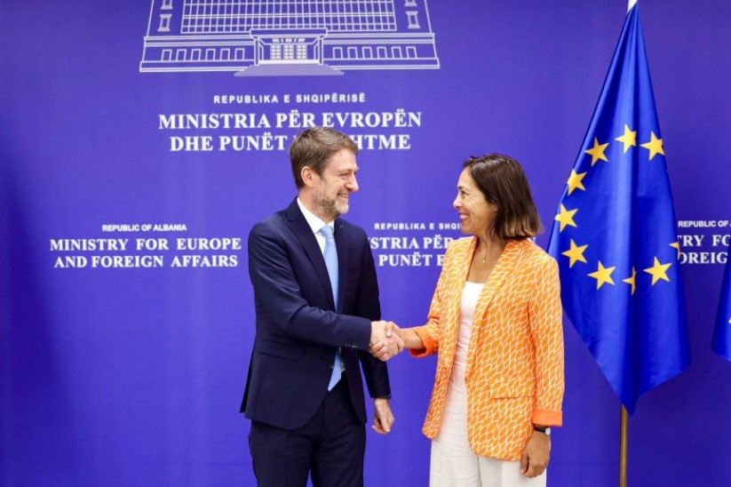 ambasadoren e re të