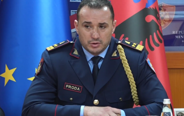 personave të tjerë