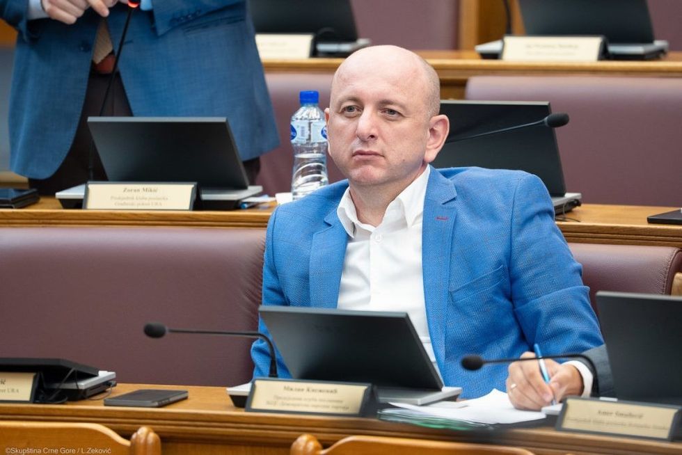  Gjenerali Mlladiq është në zemrën time   deklarata skandaloze e Knezheviqit   përmend edhe Adem Jasharin