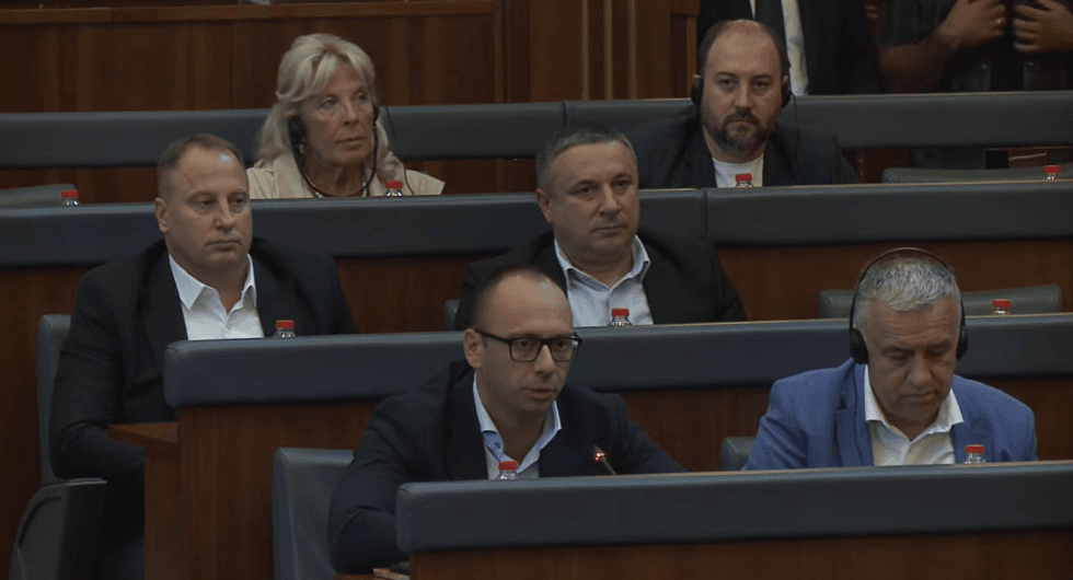 Simiq thotë se ai dhe zyrtarë të tjerë të Listës Serbe janë ftuar nga Prokuroria Speciale  dyshohen për disa vepra penale