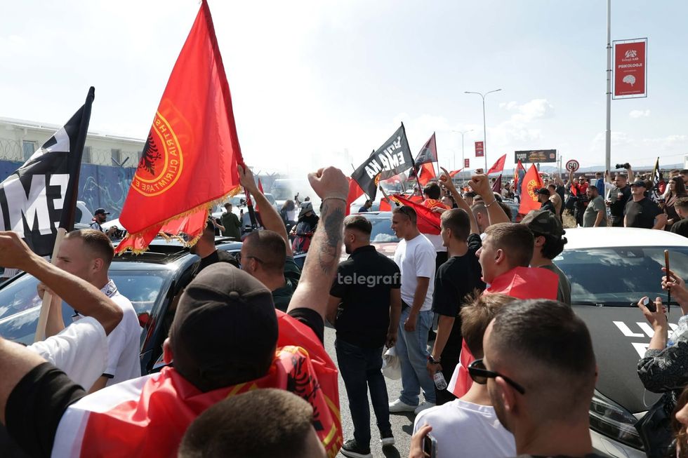 Bllokohet hyrja në Prishtinë  protestuesit refuzojnë lirimin e rrugës
