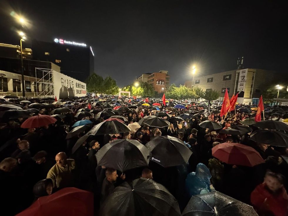 Dita e dhjetë e protestës  organizatorët  Nëse duhet  do të jetojmë në shesh