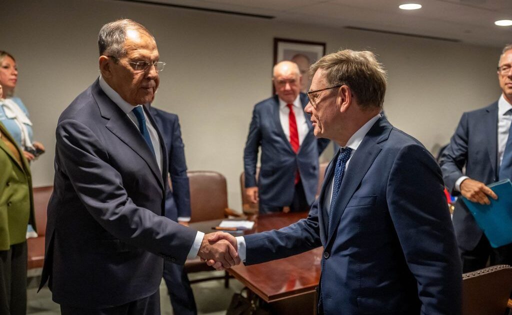 FOKUS – Tensione Berlin-Moskë, Lavrov i