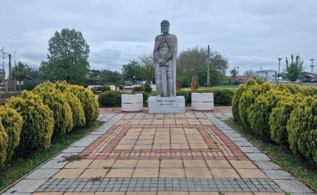 i kthen Bullgarisë eshtrat e
