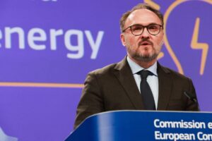 100 miliardë euro