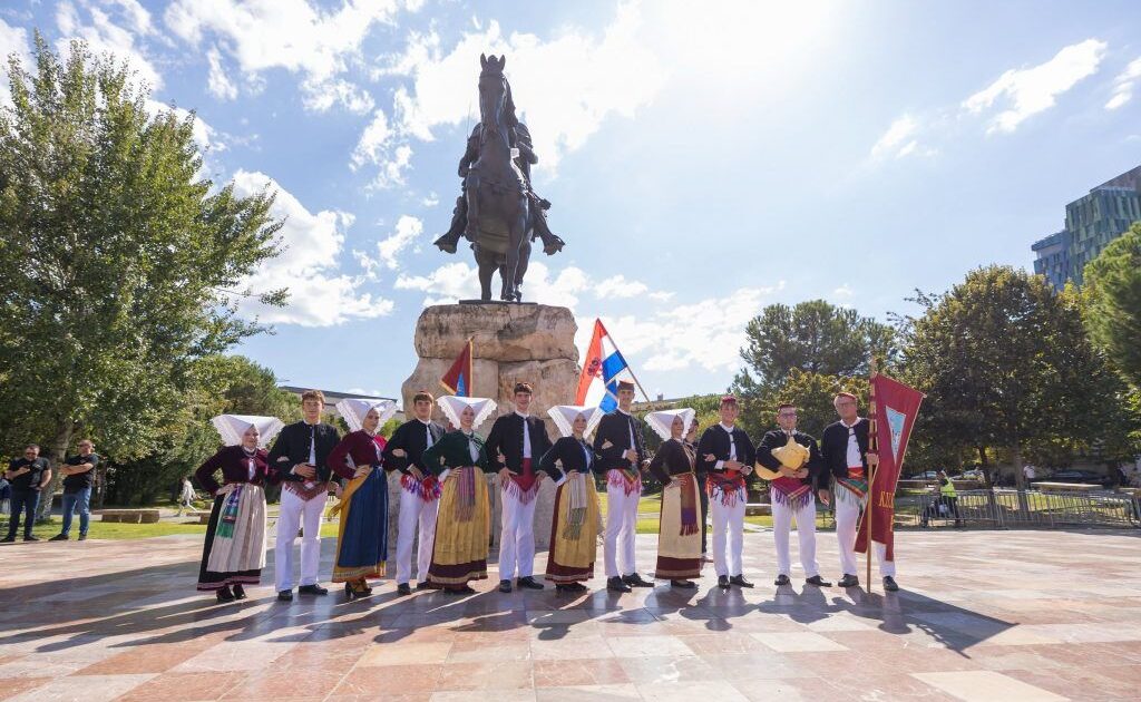 në Tiranë traditat