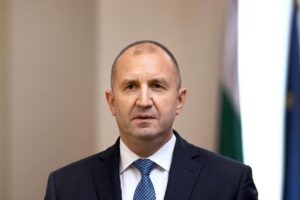 me Rusinë për t’i dhënë