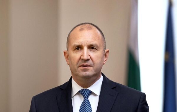 me Rusinë për t’i dhënë