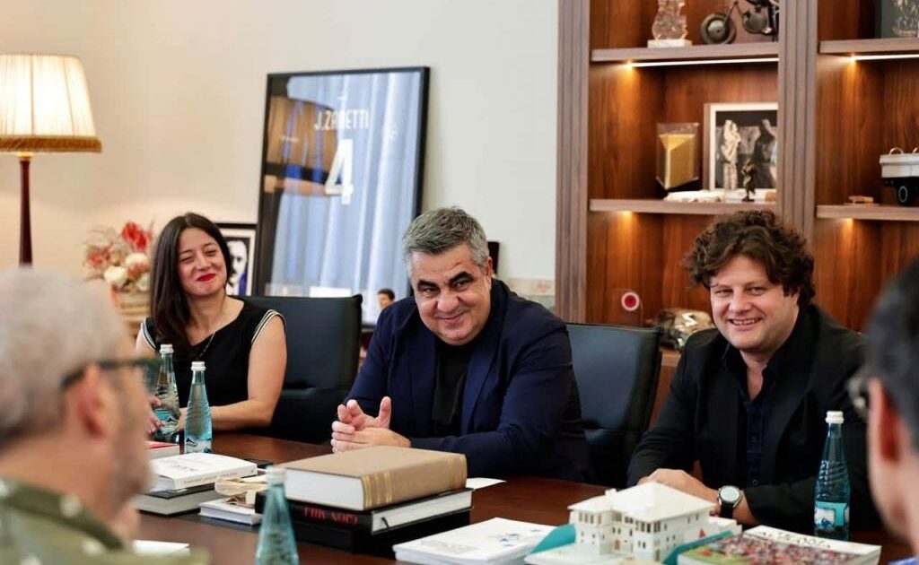 për industrinë globale audiovizuale