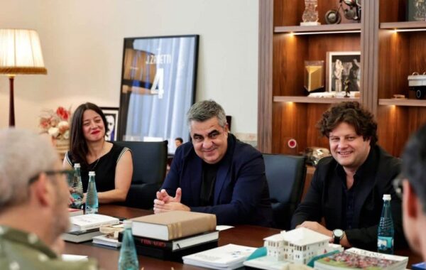 për industrinë globale audiovizuale