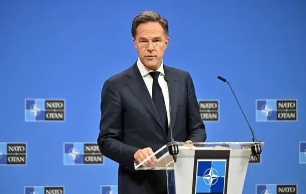 Rusia po bëhet “gjithnjë e