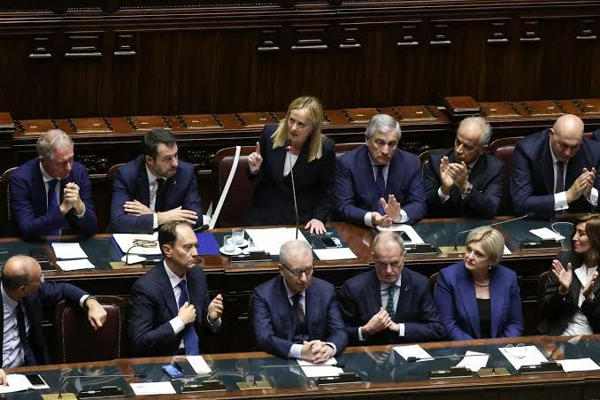 Senati i