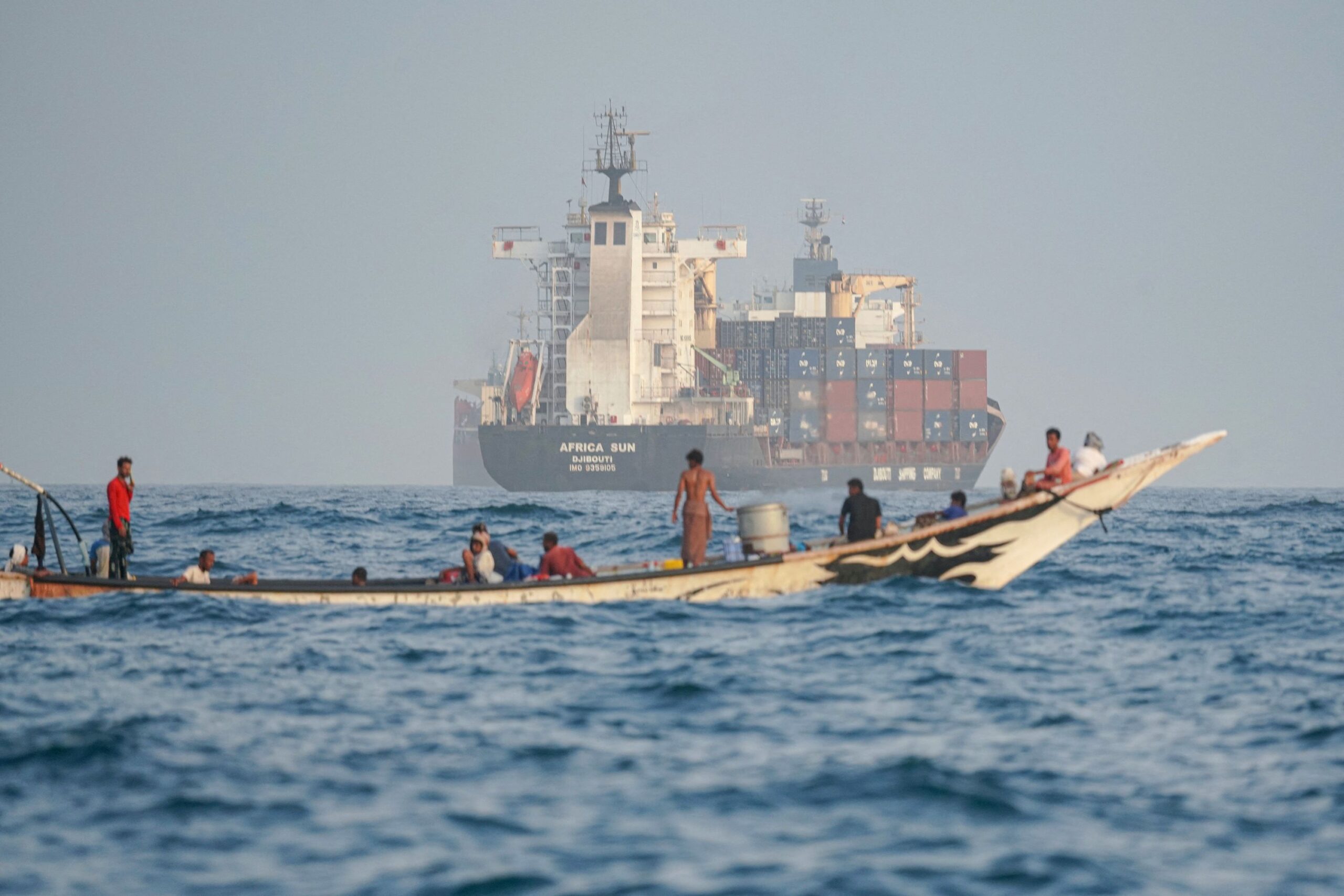 Anije kontejnerësh në afërsi të Ngushticës Bab al-Mandeb në Jemen