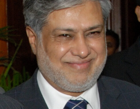 Ministri i Jashtëm pakistanez Ishaq Dar