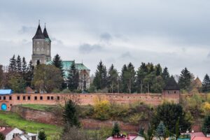Manastiri i motrave benediktine në Jarosław, Poloni