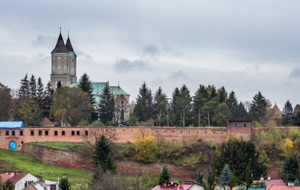 Manastiri i motrave benediktine në Jarosław, Poloni