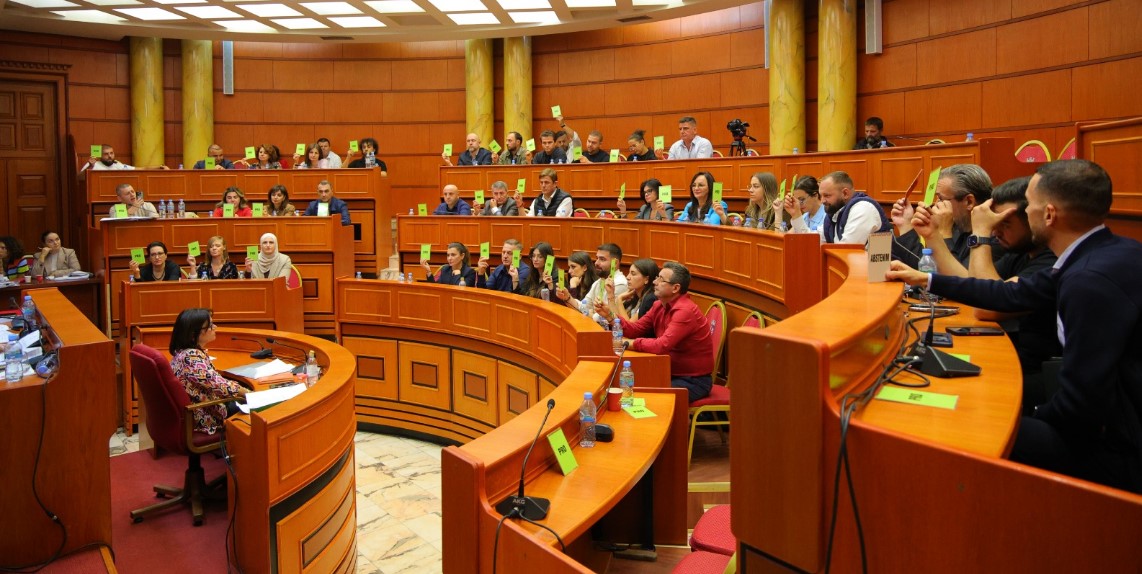 “Qytetarë Nderi” të Tiranës