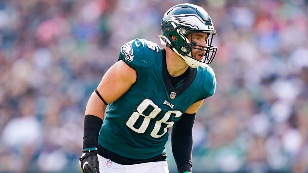 Një rikthim  Zach Ertz bashkohet me skuadrën ushtrimore të Eagles në Filadelfia