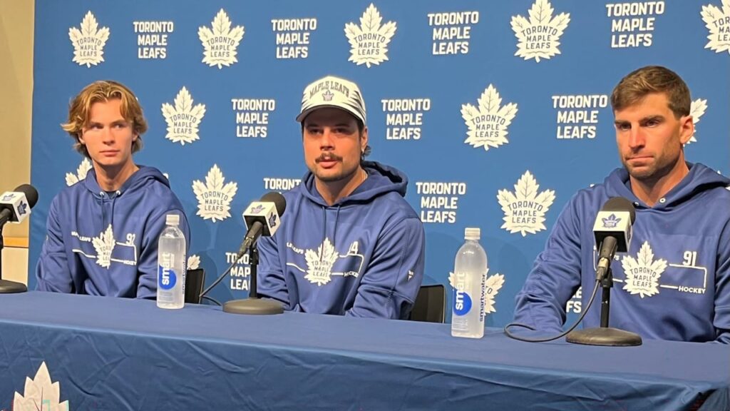 McKenna merr mbështetje nga Matthews  Tavares bashkohet në kampin e Maple Leafs