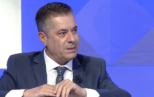 e Veliajt ka të bëjë