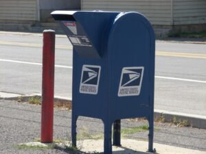 Prokurorët republikanë mbrojnë rregullat e Trump për votimin me postë  por zyrtarët zgjedhorë thonë se zbatimi është i pamundur