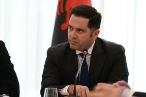 “Të kallëzohesh se po zbaton