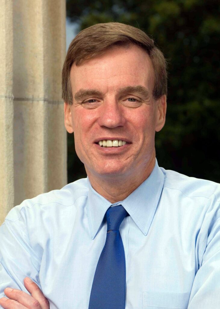 Senatori amerikan Mark Warner akuzon Trump in  lufta me Iranin u ka kushtuar amerikanëve 100 miliardë dollarë shtesë për karburante