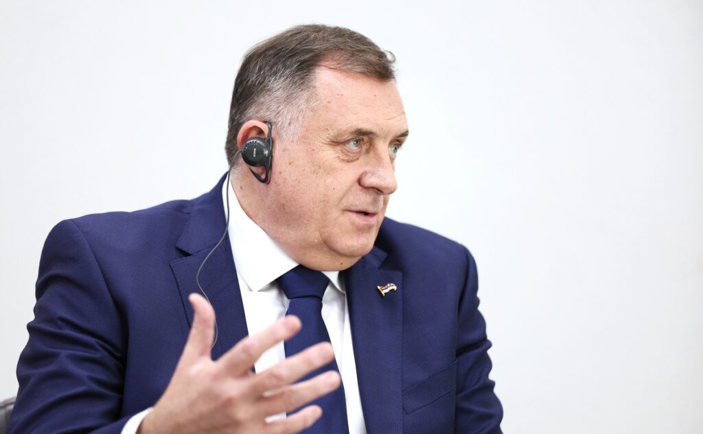 Analiza e Radios Evropa e Lirë  Oktobri zgjedhor në Serbi dhe Republikën Serbe —  ndihma e ndërsjellë  mes Dodikut dhe Vuçiçit