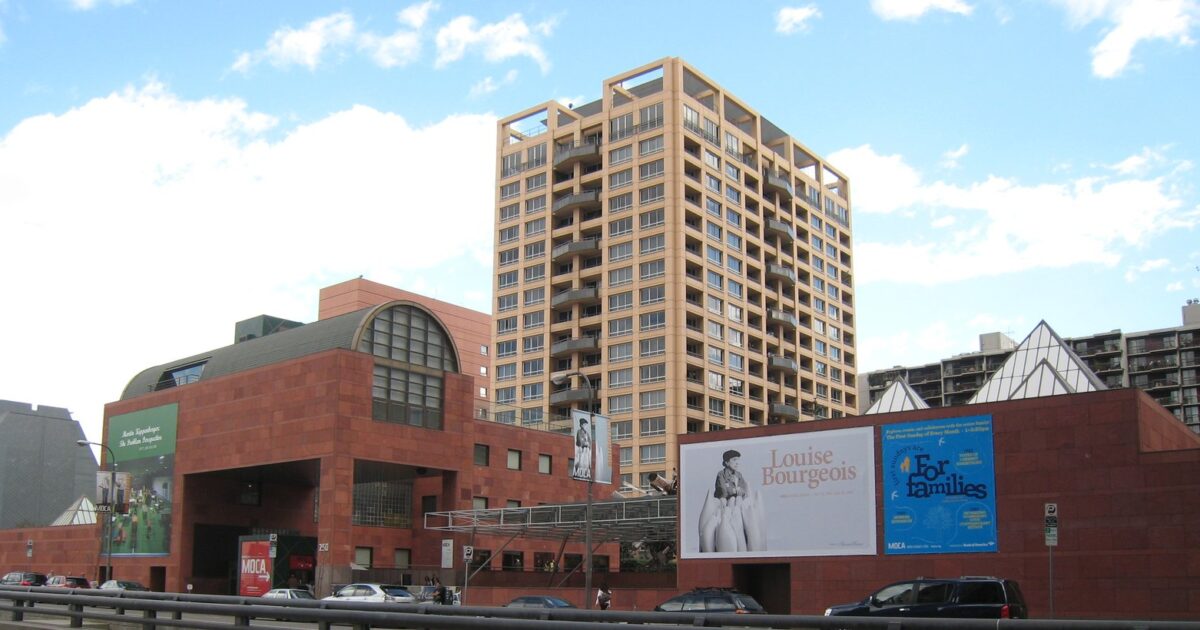 MOCA Grand Avenue në Los Anxhelos, ku hapet sot ekspozita «In These Times: Recent Acquisitions at MOCA»