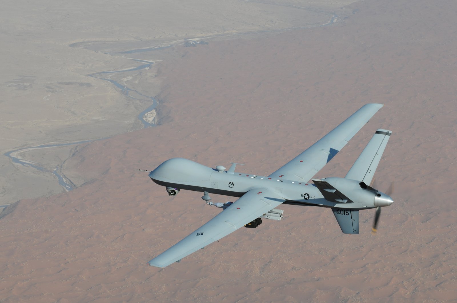 Dron ushtarak