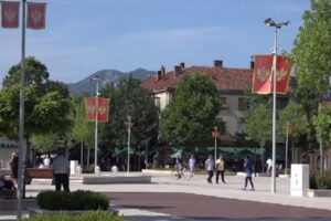 Rrugët e Nikshiqit pas kontrolleve të shtuara të parkimit. Foto: RTCG