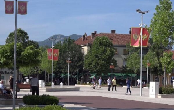 Rrugët e Nikshiqit pas kontrolleve të shtuara të parkimit. Foto: RTCG