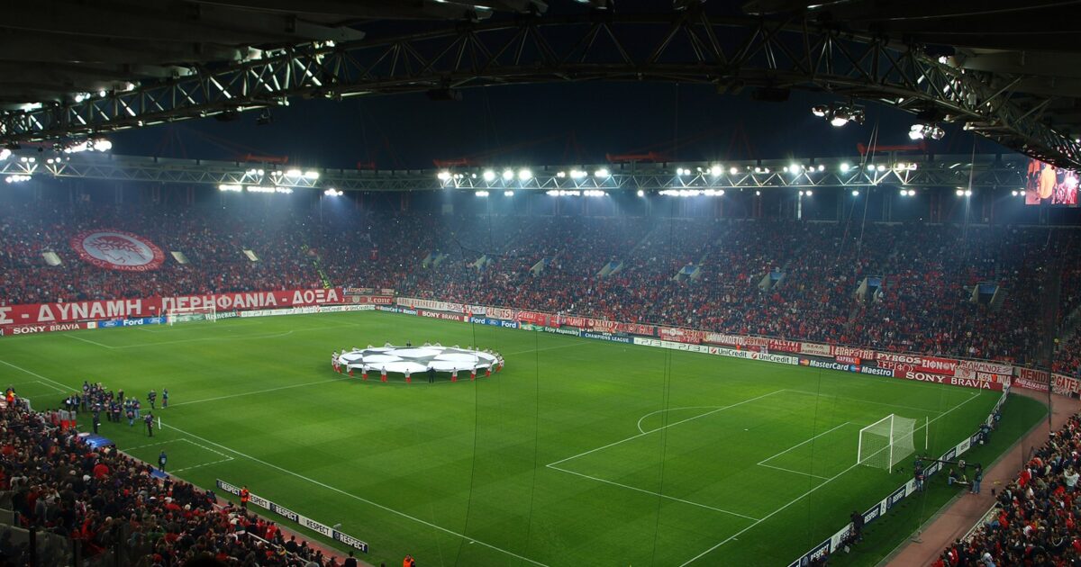 Stadiumi Karaiskakis në Pire, shtëpia e Olympiacosit