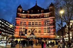 Palace Theatre në Londër, shtëpia e Harry Potter and the Cursed Child