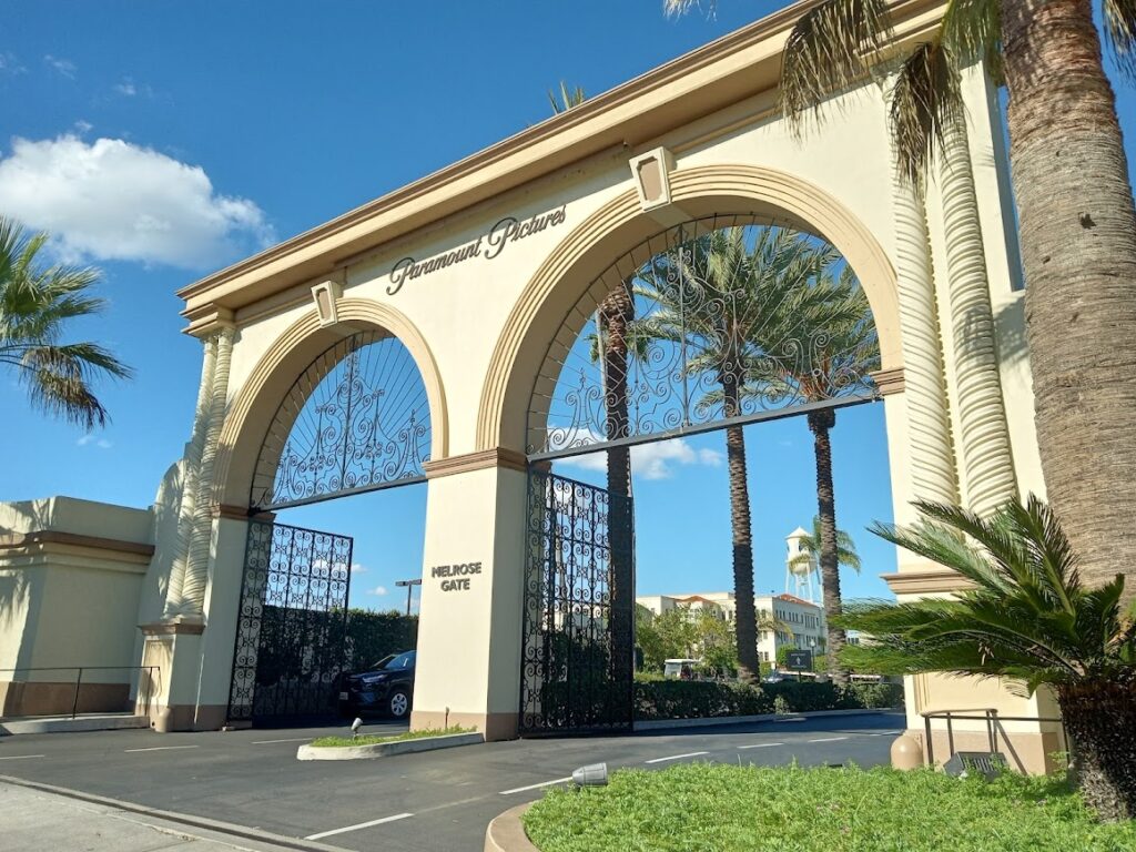 David Ellison zoton se kompania e bashkuar Paramount Warner Bros  do të qëndrojë në Los Angeles   Nuk po lëvizim askund 