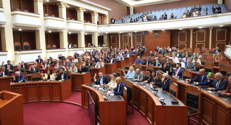 e armëve,