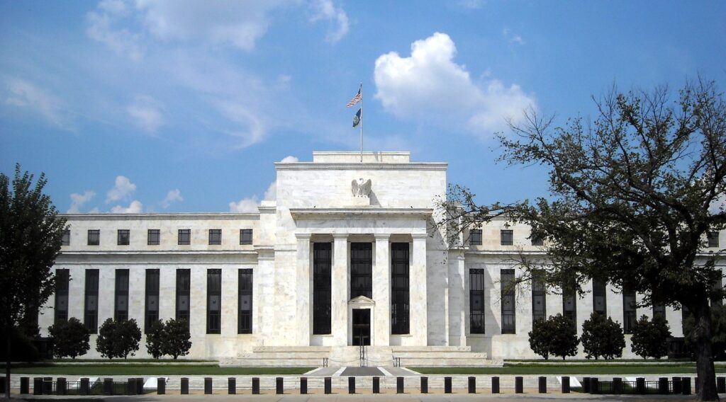 Fed i i Filadelfias  Mund të duhen rritje të tjera të normave të interesit për të mposhtur inflacionin