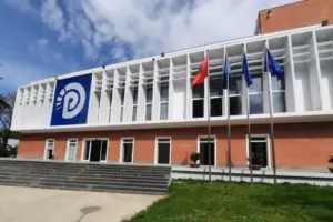 ndryshimin e rendit të