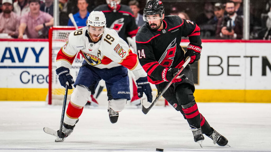 Panthers e Floridës me motivim të shtuar për ndeshjen hapëse ndaj Hurricanes