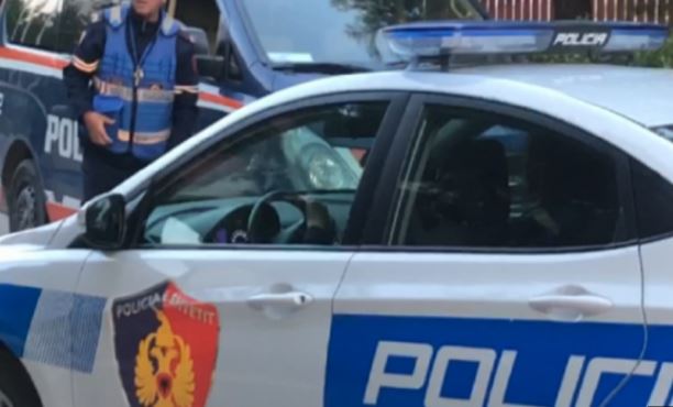 Vrau gruan me thikë në sy të nipit  autori arratiset nga ngjarja  Dalin emrat