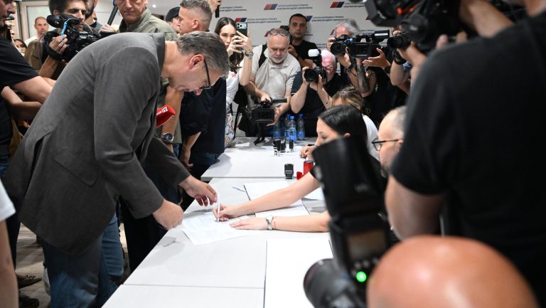 Polimarket - Vuçiç dhe Srdanoviç kandidatët për kryeministër të Serbisë