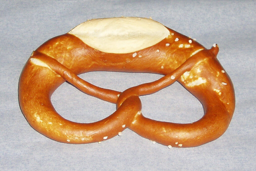 Pretzel tradicional gjerman  Brezel  — bukëzat e kripura me kore krokante
