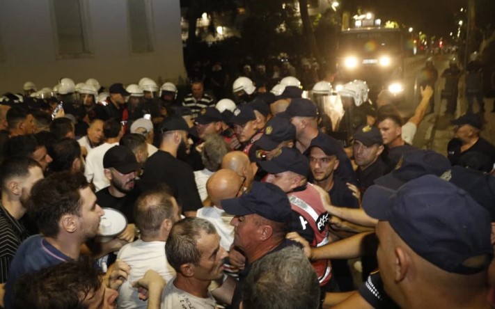 Arrestimi i