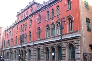 The Public Theater në New York, ku sonte hapet «How Shakespeare Saved My Life» — foto: Beyond My Ken, CC BY-SA 4.0, Wikimedia Commons
