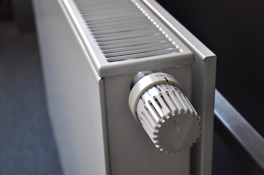 ECM nis përgatitjet për sezonin e ngrohjes  kontrolle të rrjetit termik deri më 30 shtator  qytetarët të verifikojnë radiatorët