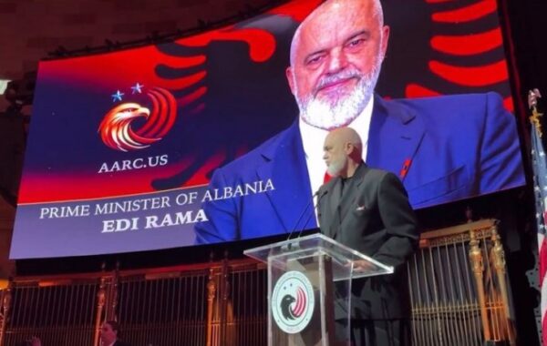 Kryeministri Rama nga Nju Jorku: Aeroporti