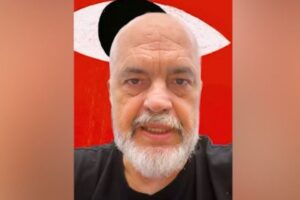 shantazhi mbi qafën e